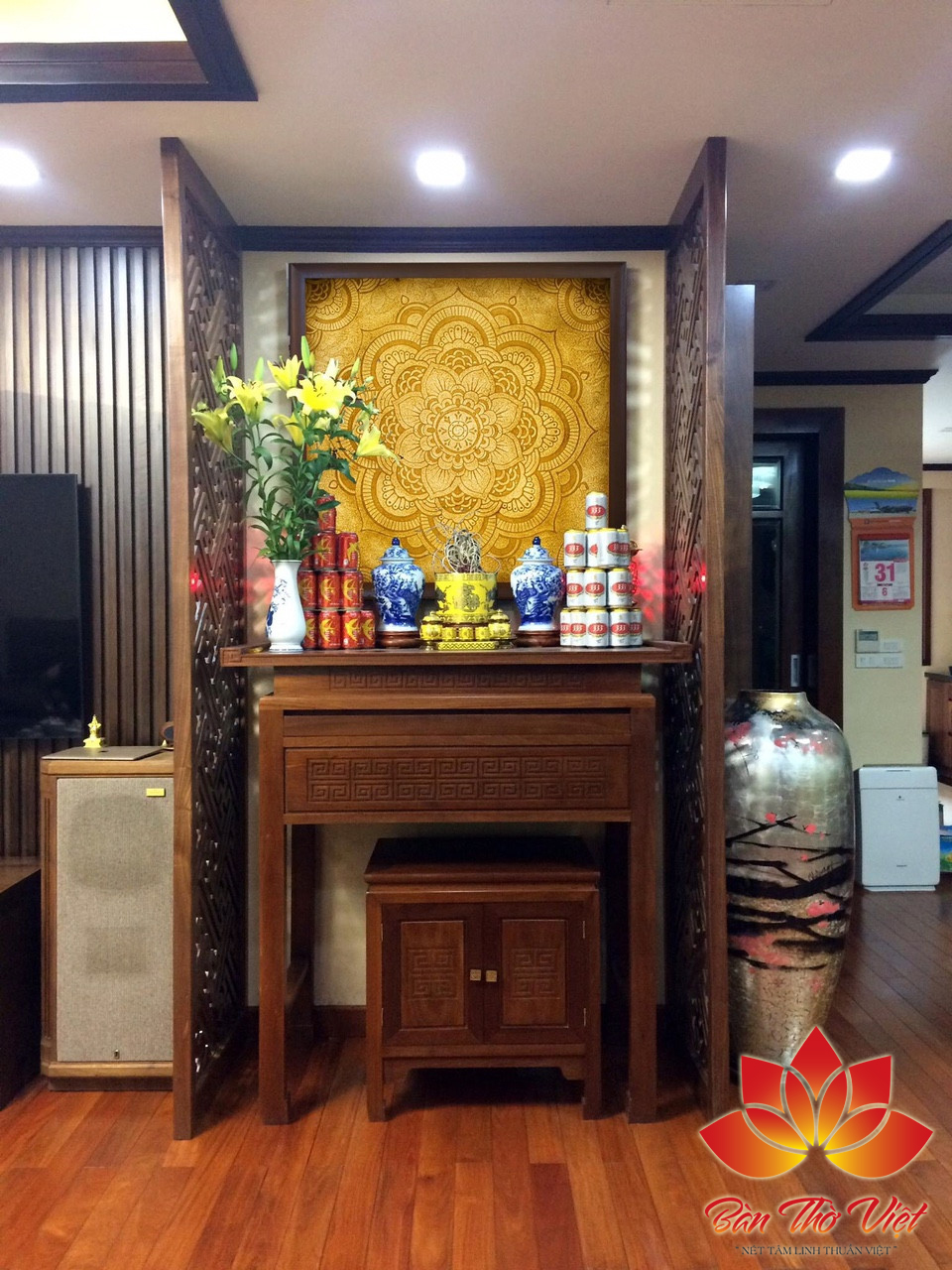 Phòng thờ ở Cầu Giấy do Bàn thờ Việt cung cấp bao gồm nhiều dịch vụ liên quan, đa dạng sự lựa chọn dành cho khách hàng
